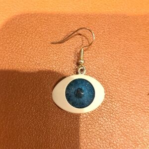 One eye earring
